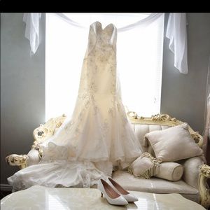 Wedding dress
